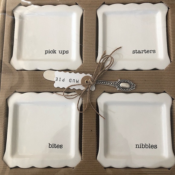 Mud Pie Other - 🙌Four Small White Porcelain Platers🙌